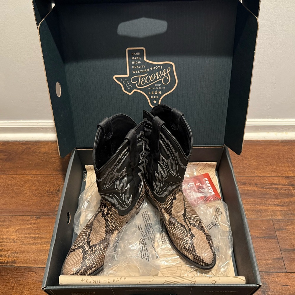 Tecovas Snakeskin Pattern Boots with Black Details